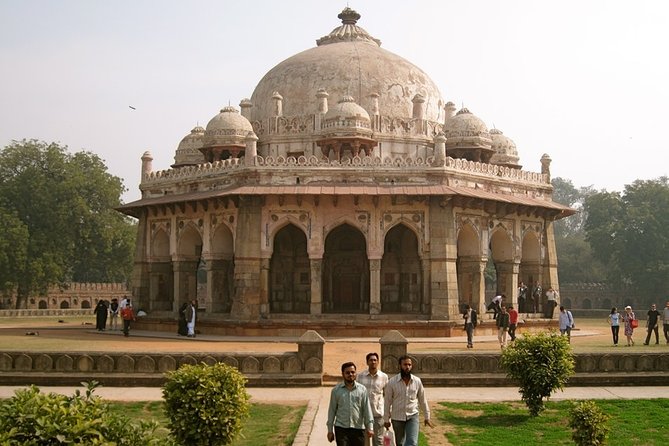 Private Delhi Day Tour with Tour Guide - Stop 5: Qutb Minar for scale and a clean 1-hour window