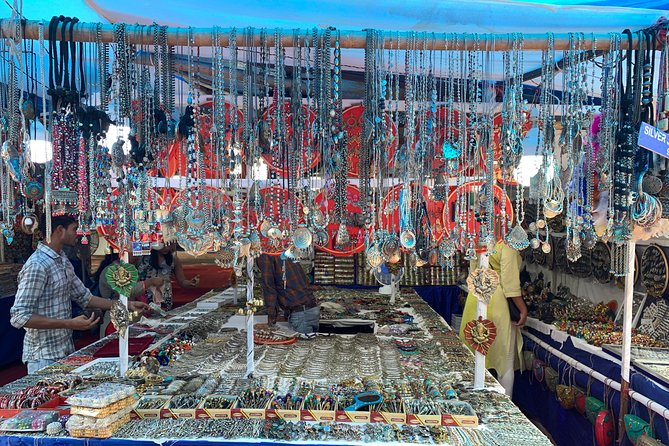 Private Full Day Shopping Tour in New Delhi - Kinari Bazar: a focused stop for wedding and party wear