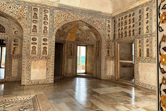 Private Taj Mahal ,Agra Fort and Baby Taj Tour From New Delhi - Lunch at The Salt Cafe: fuel that keeps the day from derailing