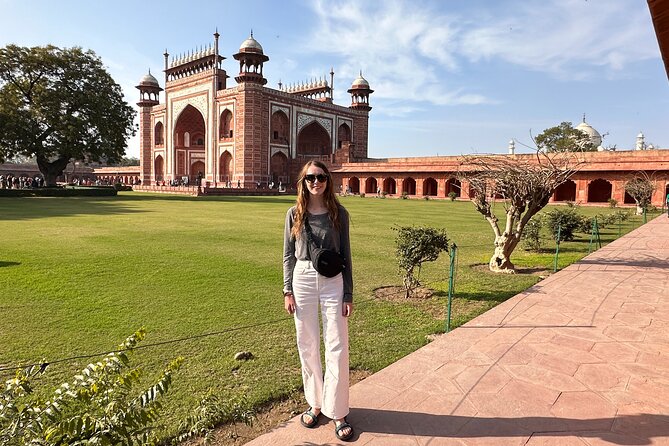 Private Taj Mahal Sunrise & Agra Day Tour By Car - Agra Fort in about an hour: Mughal power in stone
