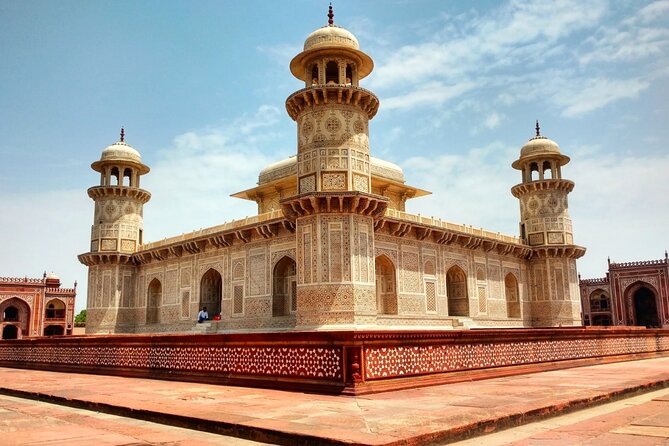 Private Taj Mahal Tour from Delhi by Car - Guides and pace: where this tour earns its 5-star energy