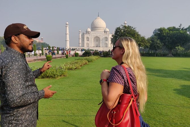 Taj Mahal, Agra Fort & Baby Taj Tour from Delhi - All Inclusive - Agra Fort: why the second monument is more than a backup plan
