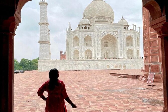 Taj Mahal, Agra Fort & Baby Taj Tour from Delhi with Meal - Lunch break at DoubleTree by Hilton Agra: a real reset in the middle