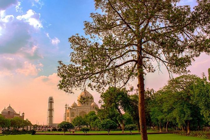Taj Mahal & Agra Fort Day Tour From Delhi - All Inclusive & Lunch - Entering the Taj Mahal at sunrise: your two-hour window
