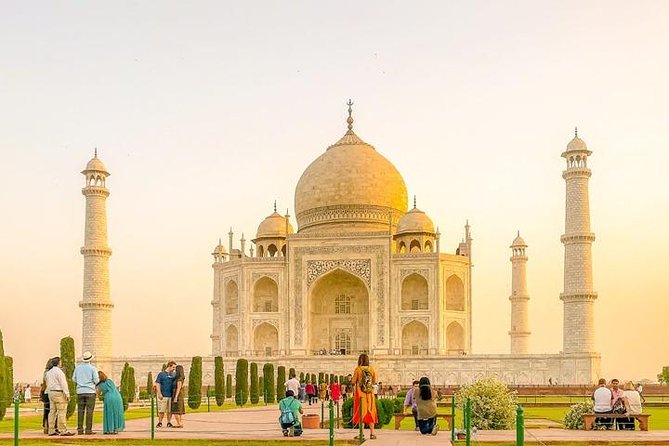 Taj Mahal & Agra Fort Day Tour From Delhi - All Inclusive & Lunch - Agra Fort in one hour: history you can walk through