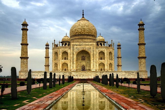 Taj Mahal & Agra Fort tour by Superfast Train Gatimaan Express - Taj Mahal with a private guide: seeing it, not just looking at it