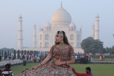 Taj Mahal Private Day Tour from Delhi by Express Train with Lunch - The Agra arrival moment: meeting your guide at Agra Cantonment