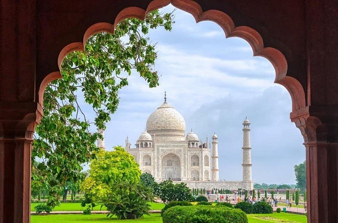 Taj Mahal Private Tour from Delhi by Car - Agra Fort (built by Akbar) and what you gain by adding it