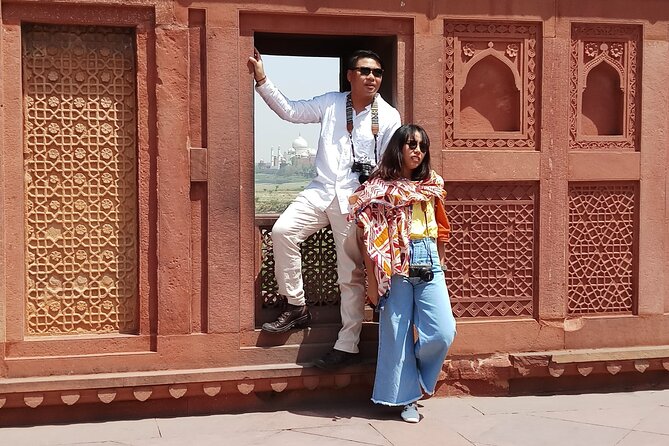 Taj Mahal Tour From Delhi - Agra Fort with Akbar’s 1565 link: a powerful contrast
