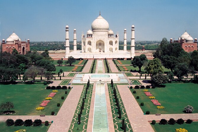 "Taj Mahal" Tour from Delhi by India's Fastest Train (Gatiman Express) - DoubleTree by Hilton Agra Lunch: When the Five-Star Upgrade Makes Sense