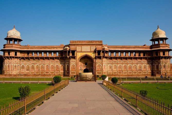 Taj Mahal Tour From Delhi to Agra Sightseeing by Private AC Car - What Your Private Guide Really Changes